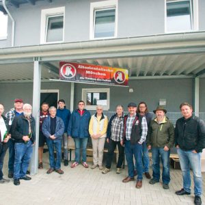 ein Gruppenbild aller Teilnehmer der Versammlung